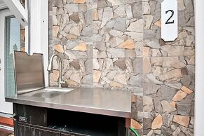 Nautical Loft with Outdoor Kitchen