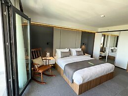 Sera Lake Center Hotel