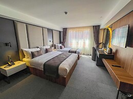 Sera Lake Center Hotel