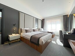 Sera Lake Center Hotel