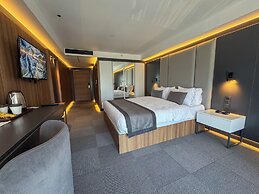 Sera Lake Center Hotel