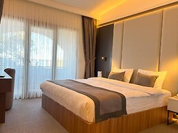 Sera Lake Center Hotel