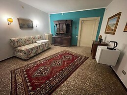 LIONS VENICE Guest House