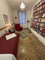 LIONS VENICE Guest House