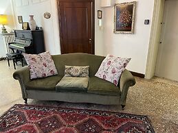 LIONS VENICE Guest House