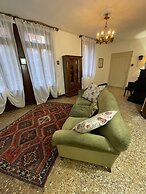 LIONS VENICE Guest House