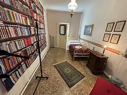 LIONS VENICE Guest House