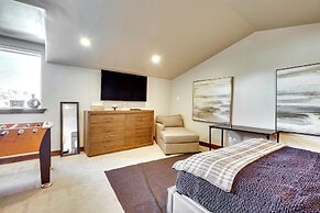 Park City Townhome w/ Hot Tub & Mountain Views!