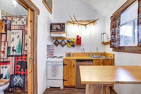 Glenvil Cabin w/ Gas Grill: Steps to Dock & Pond!