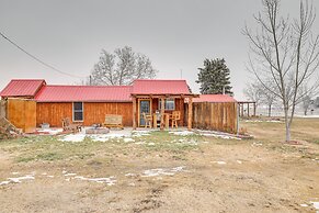 Glenvil Cabin w/ Gas Grill: Steps to Dock & Pond!