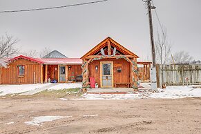 Glenvil Cabin w/ Gas Grill: Steps to Dock & Pond!