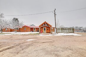 Glenvil Cabin w/ Gas Grill: Steps to Dock & Pond!