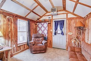 Glenvil Cabin w/ Gas Grill: Steps to Dock & Pond!