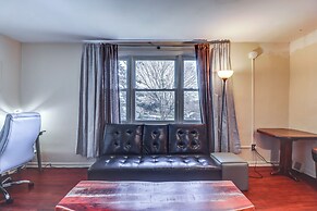 Cozy Easton Condo Near Historic Downtown