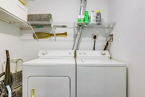 Close to Colleges: Worcester Apt w/ Lake Access!