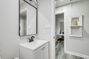 Lovely Brenham Home - Walk to Blinn & Downtown!