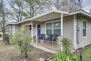 Lovely Brenham Home - Walk to Blinn & Downtown!