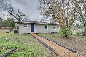 Lovely Brenham Home - Walk to Blinn & Downtown!