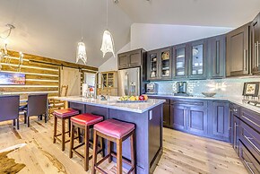 Scenic Ruidoso Escape w/ Hot Tub & Mountain View!