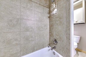 Scenic Ruidoso Escape w/ Hot Tub & Mountain View!