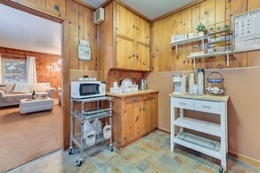 Dog-friendly Roscommon Cabin, Walk to Higgins Lake