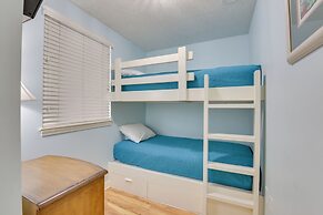 Sunny Fort Walton Beach Condo - Walk to Ocean!