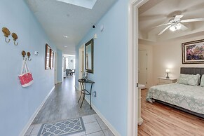 Sunny Fort Walton Beach Condo - Walk to Ocean!