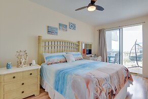 Sunny Fort Walton Beach Condo - Walk to Ocean!