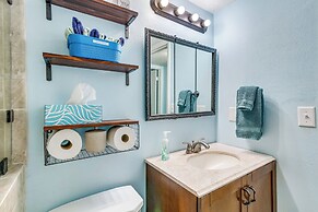 Central Mary Esther Condo 5 Mi to Okaloosa Island!