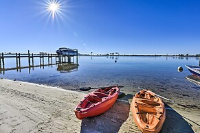 Central Mary Esther Condo 5 Mi to Okaloosa Island!