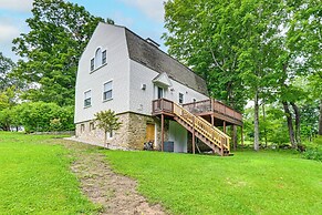 Cozy Wolfeboro Home w/ Private Deck: 1 Mi to Lake!