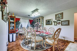 Spacious Brandon Home: 10 Mi to Downtown Tampa!