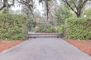 Spacious Brandon Home: 10 Mi to Downtown Tampa!