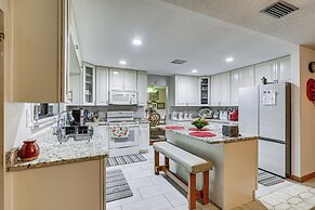 Spacious Brandon Home: 10 Mi to Downtown Tampa!