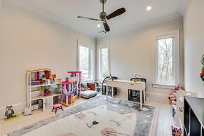 Sprawling Suwanee Home: Theater, Pool, Hot Tub!