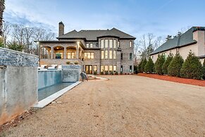Sprawling Suwanee Home: Theater, Pool, Hot Tub!