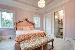 Sprawling Suwanee Home: Theater, Pool, Hot Tub!