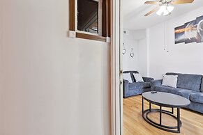 Chic Chicago Retreat 2 Bedroom Home by RedAwning