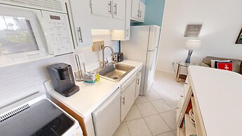 Silver Dunes 9 1 Bedroom Condo by RedAwning