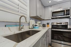 Beach Villas # 106 - Bogo24 2 Bedroom Condo by RedAwning