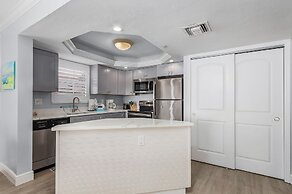 Beach Villas # 106 - Bogo24 2 Bedroom Condo by RedAwning