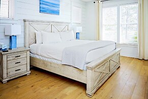 1309 Laurel Grove 3 Bedroom Home by RedAwning