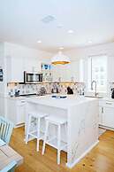 1309 Laurel Grove 3 Bedroom Home by RedAwning