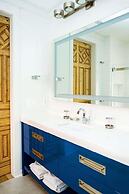 1309 Laurel Grove 3 Bedroom Home by RedAwning