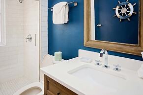 1309 Laurel Grove 3 Bedroom Home by RedAwning