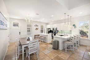 1332 Laurel Grove 3 Bedroom Home by RedAwning