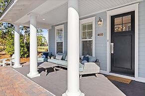 1332 Laurel Grove 3 Bedroom Home by RedAwning