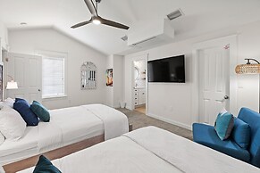 1332 Laurel Grove 3 Bedroom Home by RedAwning