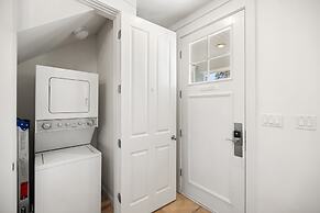 1332 Laurel Grove 3 Bedroom Home by RedAwning