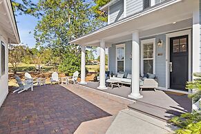 1332 Laurel Grove 3 Bedroom Home by RedAwning